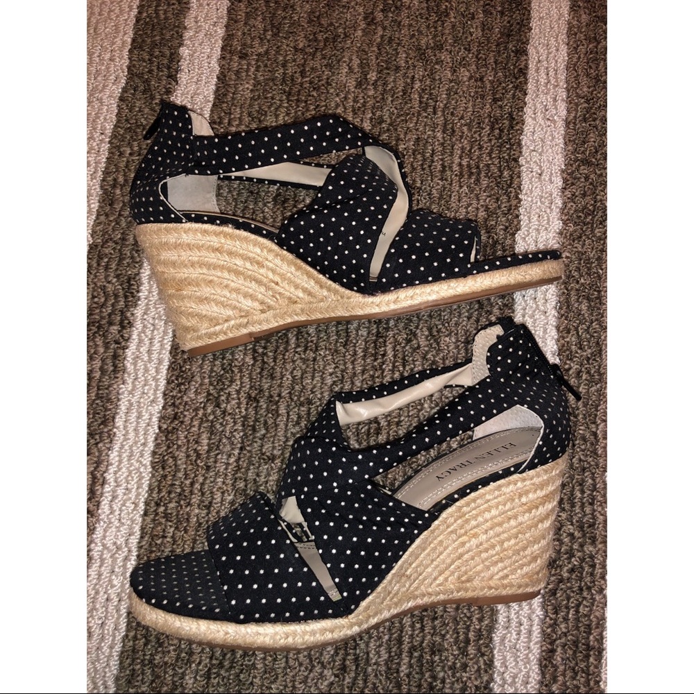 Brand New NEVER worn Ellen Tracy Wedges